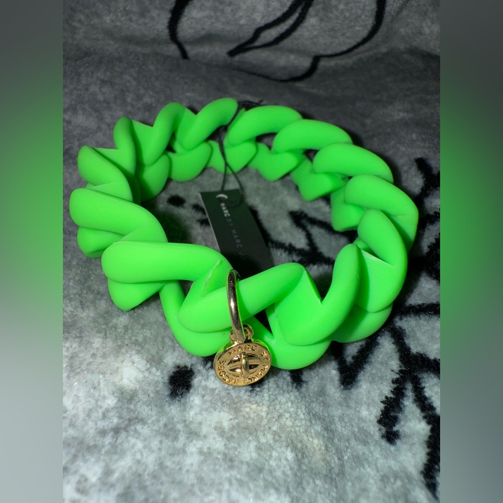 Marc by Marc Jacobs Vibrant Green Bracelet w/ Gold Charm- NWT